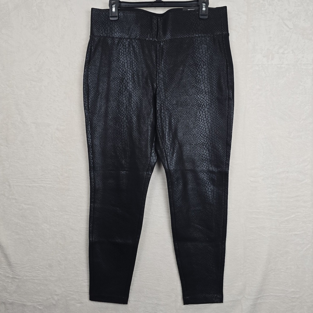 NWT Torrid Slim Pixie Pant Black Snake Print Size L 0 12  Stretch Womens Legging